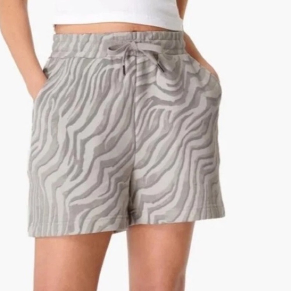 Sweaty Betty Zebra Print Essentials Shorts 4” NWT